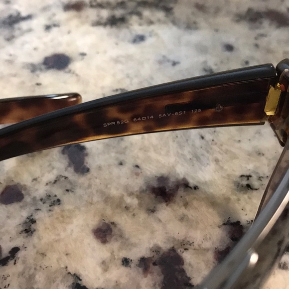 Prada sunglasses - Picture 4 of 8